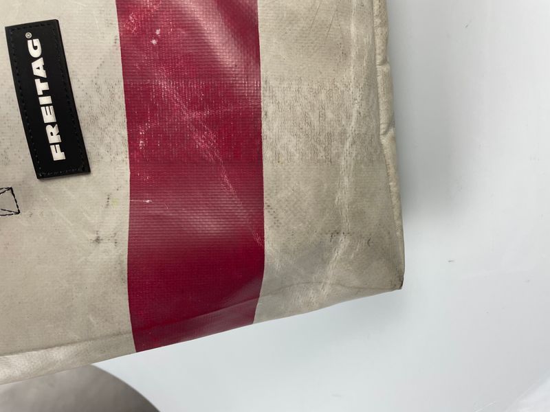 Freitag F52 Miami Vice Bag Tote White And Burgundy rgree фото