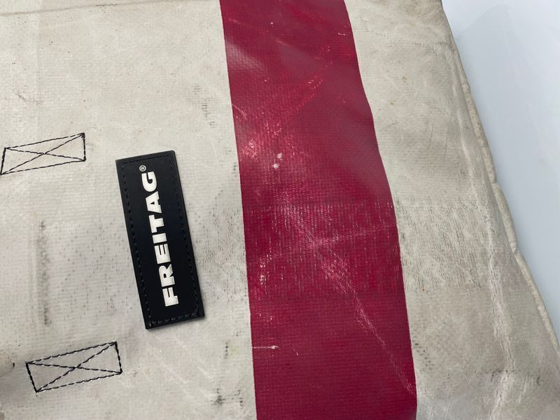 Freitag F52 Miami Vice Bag Tote White And Burgundy rgree фото